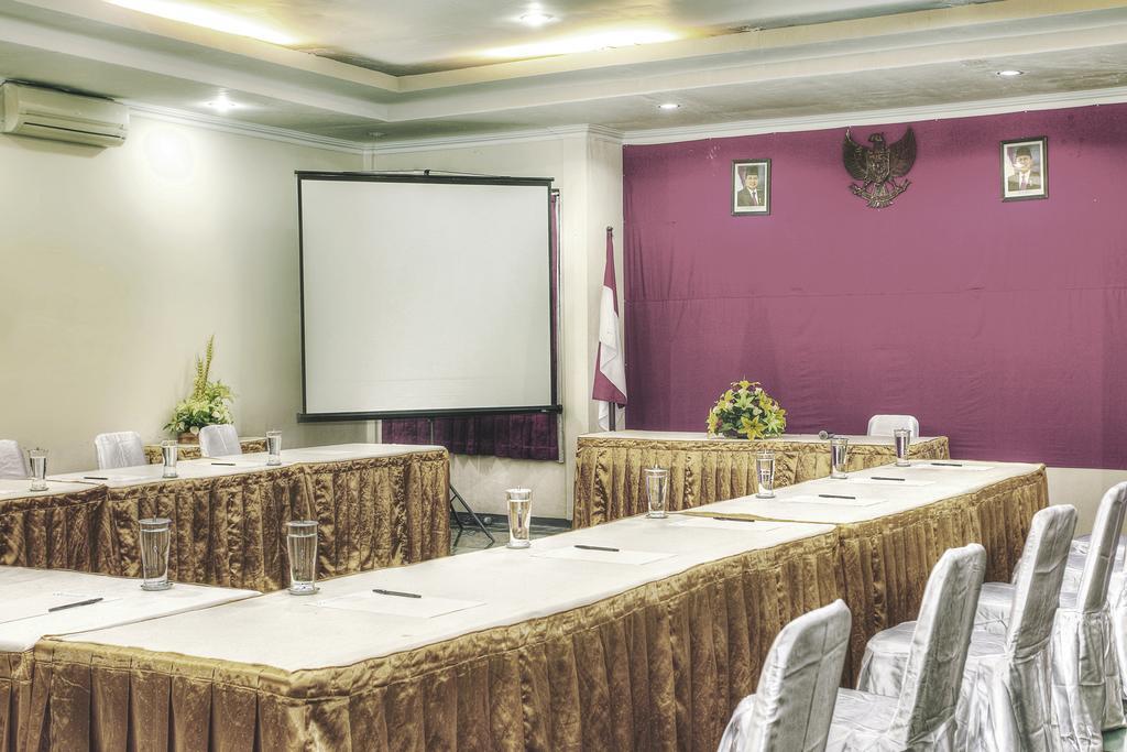 Hotel Galuh Anindita Джокьякарта Экстерьер фото